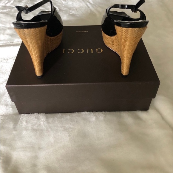 Gucci Vitello Vernice Soft Nero Peep Toe Wedges - Picture 4 of 8